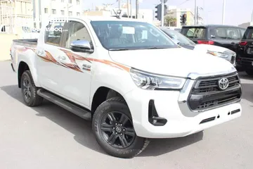  3 بك اب تويوتا لون لؤلؤي Toyota Hilux 2023