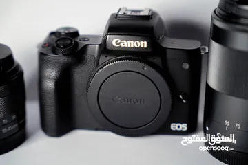  3 Canon M50 Mark II + عدستين + بطاريتين – بحالة ممتازة