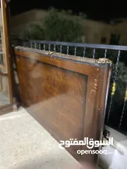  16 غرفة سفرة كاملة مكونة من طاولة كبيرة مع زجاج سكريت و  8 كراسي وباترينا وتواليت كبير