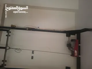  6 مصعد صناعي من 500 كغم  _ 1000 كغم شغال بحاله جيده استعمال خفيف/وتربين إيطالي 10حصان بحاله جيدة.