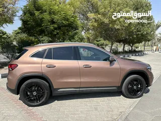  4 Mercedes GLA250-2022