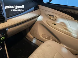 26 تويوتا يارس 2017. مواصفات خليجية 1500cc. اقتصادية جداً واكثر من الهايبر.  شغل وامشي. دهان اسود