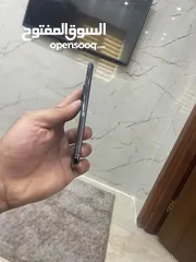  2 ايفون xللبيع او للبدل  وكاله مش مفتوح   للبدل علا ايفون فقط