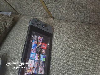  5 جهاز نينتدو سويتش حالة ممتازة جدا مع أغراضه ولعبة