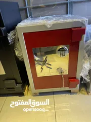  4 خزنات حديديه ( قاصه) ضمن المواصفات الالمانيه  باحجام مختلفة وعدة مقاسات