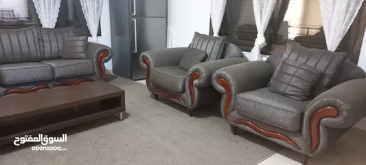  3 طقم كنب خشب ماليزي من الامارات + طاولة تلفزيون
