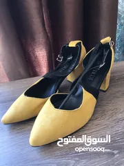  2 احذية للبيع