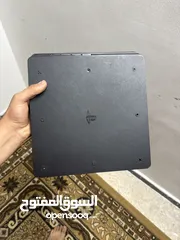  4 بلاستيشن 4 slm هاردسك 1 تيرا sad مع ايدتين مع أربع سيديهات واحد خربان والايدين أصليات