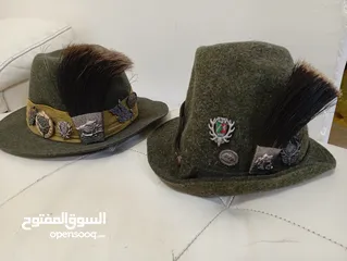  1 قبعة للصيد أصلي كلاسيك مصنوعة من الصوف الاصلي صناعية بريطانيا مع شارة الصيد الأصلية