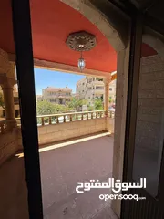  24 فيلا للبيع