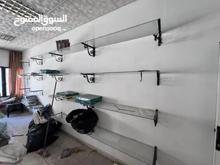  3 اثاث ولوازم محل البسه