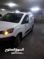  3 فان بيجو للبيع 2024