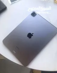  1 ايباد 11pro معالج M2  مساحه 128