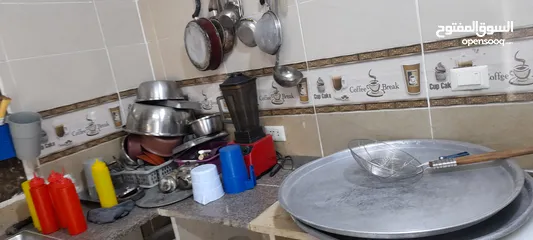  12 مطعم  بكامل تجهيزاته للبيع مع المحل .. الموقع المفرق