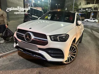  1 جيب مرسيدس GLE300 ترخيص 2019 لون لؤلؤي مميز