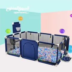  1 ساحة لعب مستطيلة الشكل وبسياج وباب للاطفال .. وبسعر الحرق للبيع