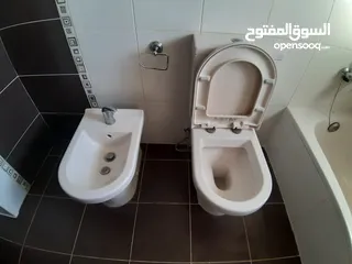  2 طقم حمام مستعمل