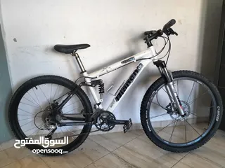  1 بسكليت من نوع Bianchi caal 8400