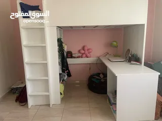  11 غرفة كاملة ايكيا مكونة من سرير طابقين و خزانة ملابس ووحدة ارفف ومكتبة بحالة الجديد استعمال خفيف جدا