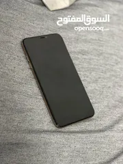  2 جهاز ايفون xs max بسعر لقطة للبيع
