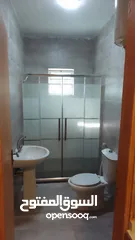  16 من المالك مباشره ، استوديوا غير مفروش ، قرب الخدمات ، بضاحية الياسمين ، شامل مُكيّف وغسالة