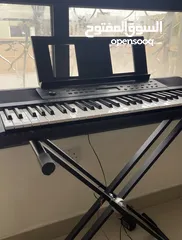  1 yamaha PSR-E273 piano