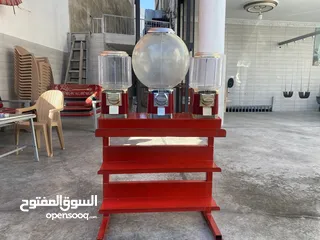  1 ماكنه علكه و ايمنمز ثلار روس مع ستاند و رفوف بحاله جيده
