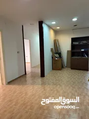  15 مكتب مساحة واسعة و فارغ للإيجار في جبل الحسين  بجانب وزارة الأوقاف