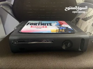  1 Xbox360 للبيع بسعرممتاز