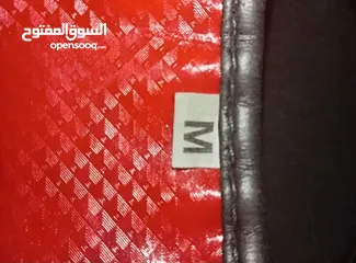 10 كفوف ملاكمه وواقيات رجلين ماركه 2 TUF أقوى واحسن ماركه بالتصنيع....وباندج venom غير مستعملين....