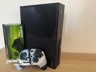  1 xbox one  مع يد ومحول