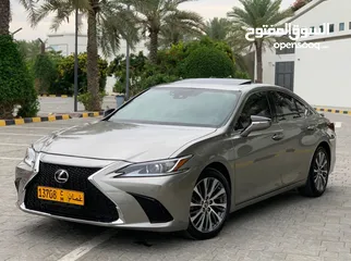  3 لكزس ES350 موديل 2019 بحالة وكاله