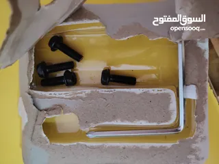  5 كرسي قيمنق فخم جدا غني عن التعريف استخدام  شهر cougar armor one