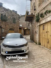  1 كيا k5 ديزل موديل 2016 السيارة نظيفة جدا