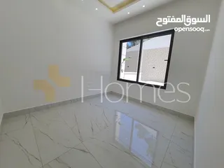  17 شقق ارضية مع مسبح و حديقة للبيع في رجم عميش بمساحة بناء240م