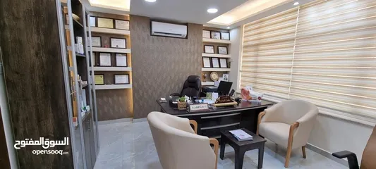  3 عيادة فاخرة جدا ومفروشة للبيع  بأفضل مواقع الخالدي   / الرقم المرجعي : 3951