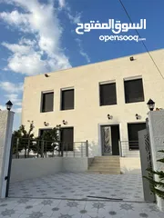  4 فيلا للبيع