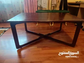  8 طاولة لون عنابي مع 4 كراسي خشب تفصيل