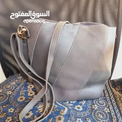  2 شنط كتف سبور للبيع