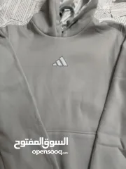  5 هودي تقيل مبطن متوفر بلون الأسود والأبيض