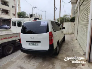  2 هوندايH1.   2010