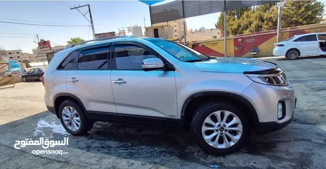  3 KIA Sorento