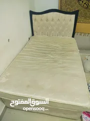  1 queen size bed for sale