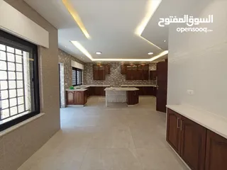  4 فيلا فاخرة مع حديقة جميلة للبيع أو للايجار في عبدون