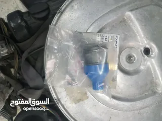  20 متوفر جميع انواع قطع غيار السيارات مرسيدس جديد ومستعمل