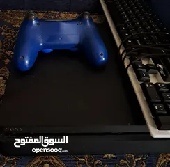  1 PS4 للبيع خالي من المشاكل معى قير و كيبورد شارك اس