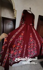  10 فساتين وثوب للبيع بسعر رمزي