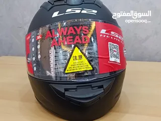  4 خوذت LS2   حجم XL  الون كاتم  جديده مع مستلزمات 3 اقنعه للوجه مع ستاند للكمره وجوال. وعلاقه للخوذه