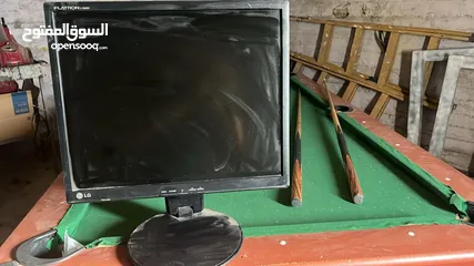  3 شاشات LG بمواصفات منيحه لكاميرات لا مكاتب