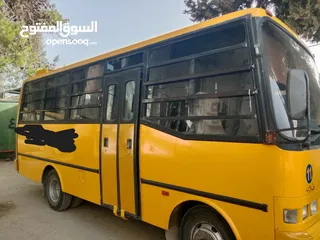  3 باص نقل طلاب باسم مدرسة . نوع افيكو للبيع موديل 2001 مرخص الى شهر 12